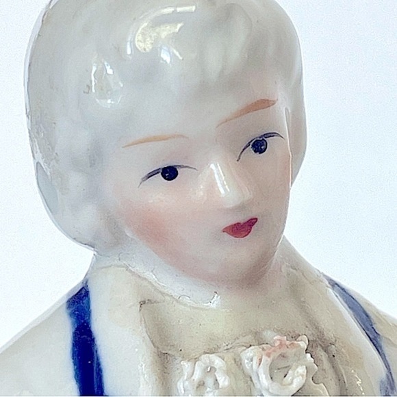 Porcelain Figures Colonial Victorian Men Blue White Gold Hand Painted Vintage - Picture 6 of 15